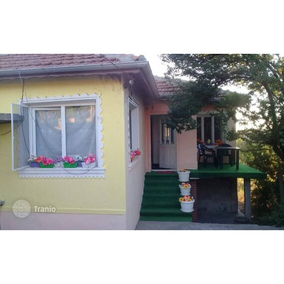 Дом в Елхово (Малык-Манастир) площадь 100м² 1-этажный