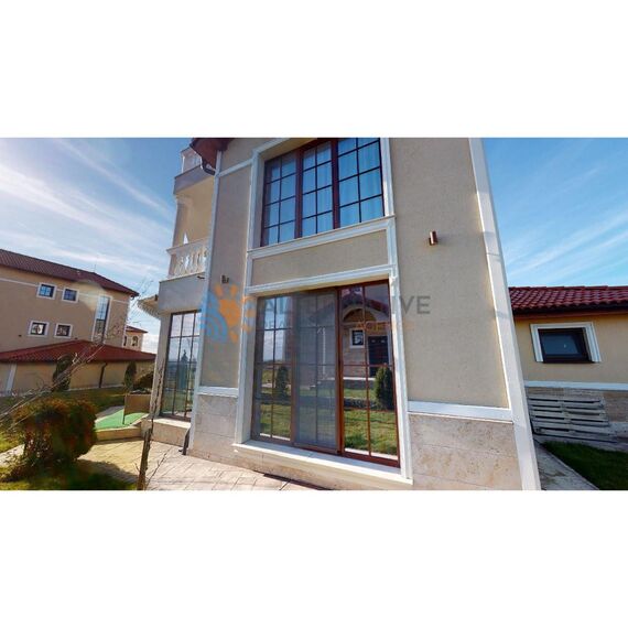 Дом в Несебре (Кошарица) площадь 208м²