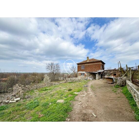Дом в Карнобате (Сырнево) площадь 120м²