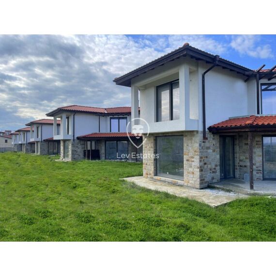 Коттедж в Царево (Синеморец) площадь 200м²