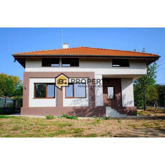 Дом у озера в Аврене (Здравец) площадь 190м² 2-этажный, изображение 2
